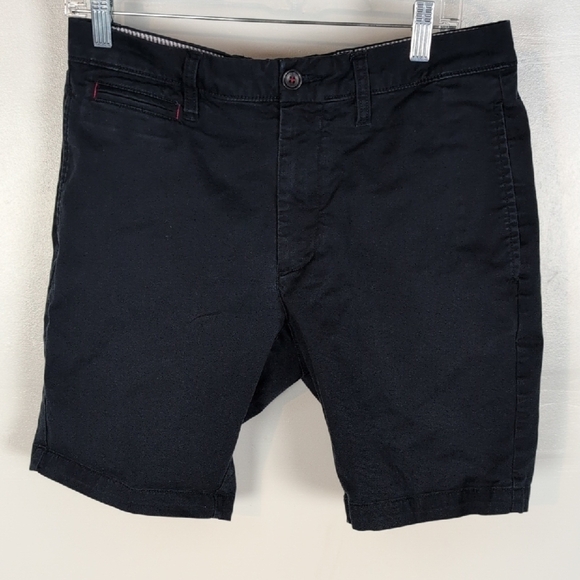 UNTUCKit St. Vincent Shorts - Picture 1 of 13